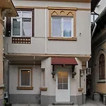 Interbelic Near Old Town Villa *
