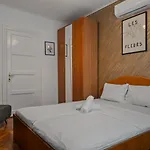 Interbelic Near Old Town Villa Bukarest