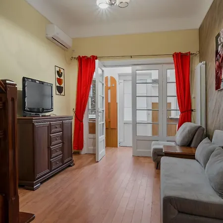 Interbelic Near Old Town Βουκουρέστι