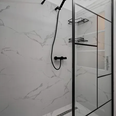 Villa Interbelic Near Old Town Bucarest