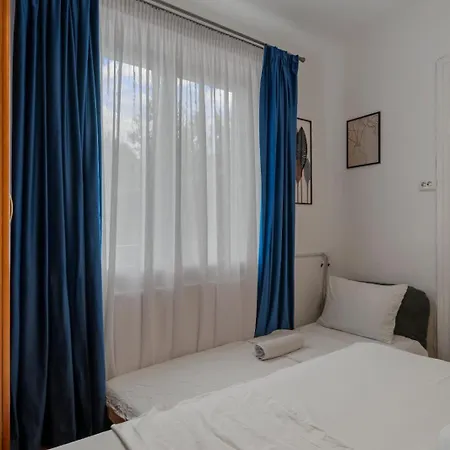 Villa Interbelic Near Old Town