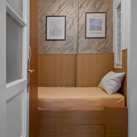 Villa Interbelic Near Old Town