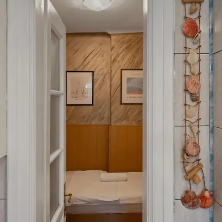 Interbelic Near Old Town 布加勒斯特