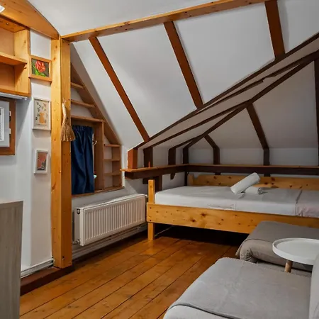 Villa Interbelic Near Old Town Bucarest