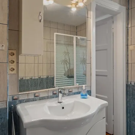 Interbelic Near Old Town 布加勒斯特