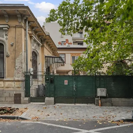 Interbelic Near Old Town Villa