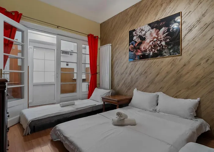 Interbelic Near Old Town Villa Bukarest