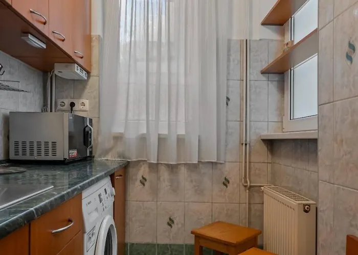 Interbelic Near Old Town * Βουκουρέστι