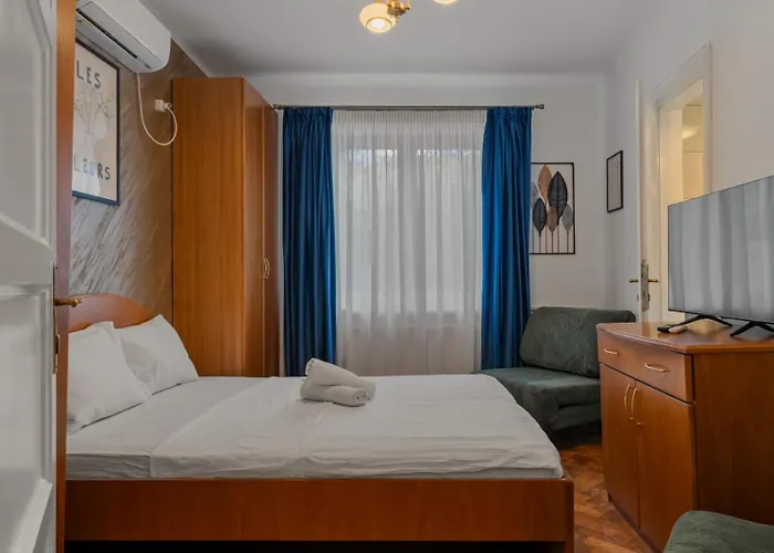 Villa Interbelic Near Old Town