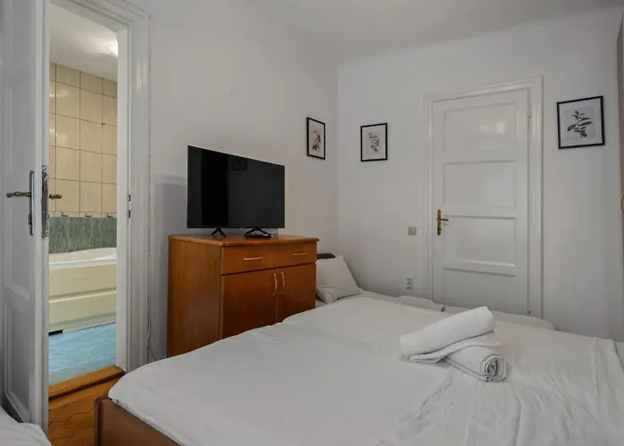 Interbelic Near Old Town Villa