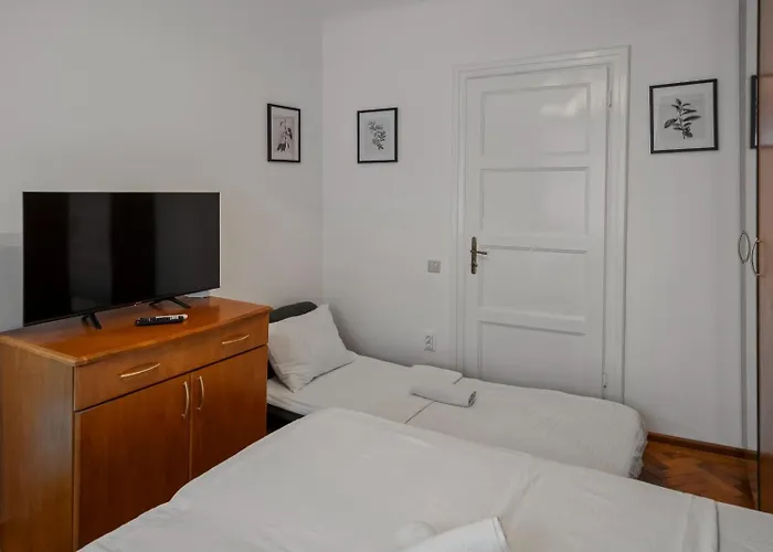 Βίλα Interbelic Near Old Town