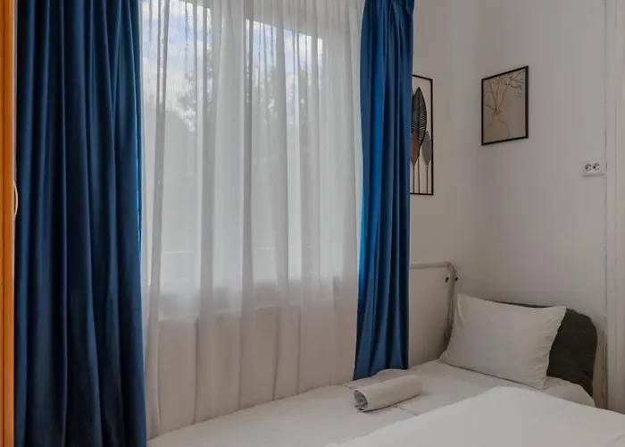 Villa Interbelic Near Old Town