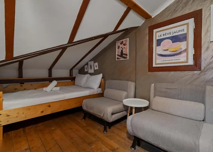 Interbelic Near Old Town Villa