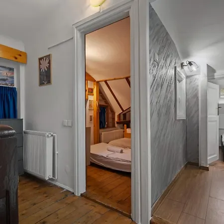 Interbelic Near Old Town בוקרשט