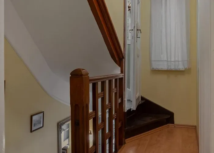 Interbelic Near Old Town Бухарест
