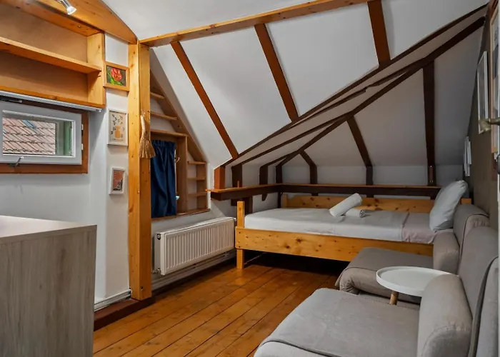 Вилла Interbelic Near Old Town Бухарест