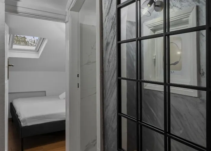 Interbelic Near Old Town Вилла Бухарест
