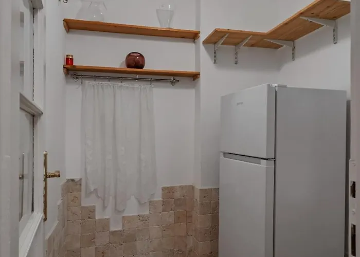 Villa Interbelic Near Old Town Bukarest