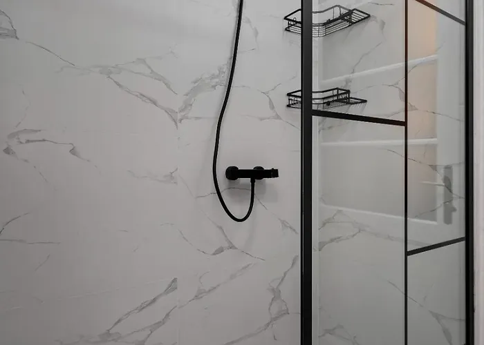 Villa Interbelic Near Old Town Bukarest