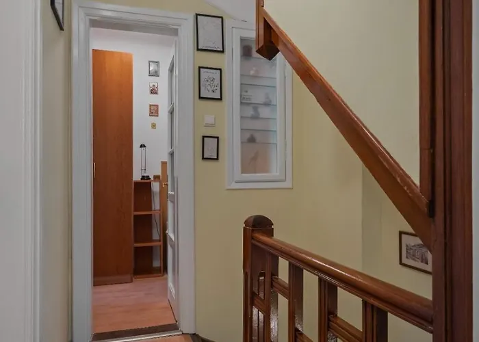 Villa Interbelic Near Old Town *