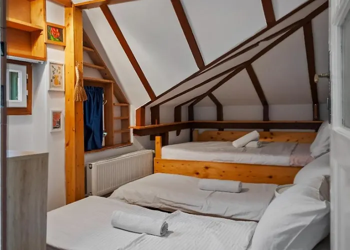 Villa Interbelic Near Old Town