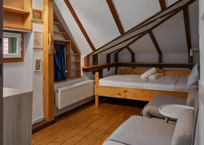 Interbelic Near Old Town Villa Bukarest