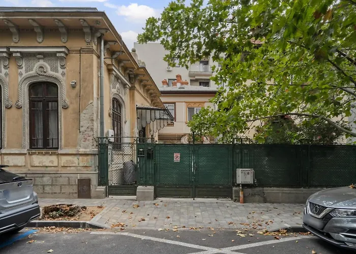 Interbelic Near Old Town Villa